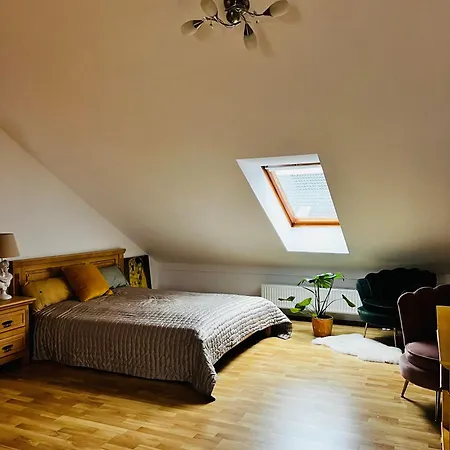 Nyaraló Exklusives Haus Mit Garten *