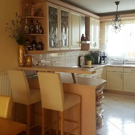 Nyaraló Exklusives Haus Mit Garten *