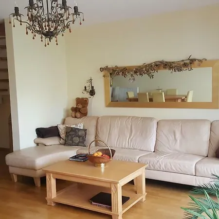 Nyaraló Exklusives Haus Mit Garten