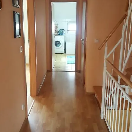 Ferienhaus Exklusives Haus Mit Garten