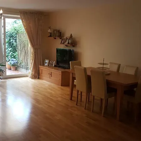 Exklusives Haus Mit Garten